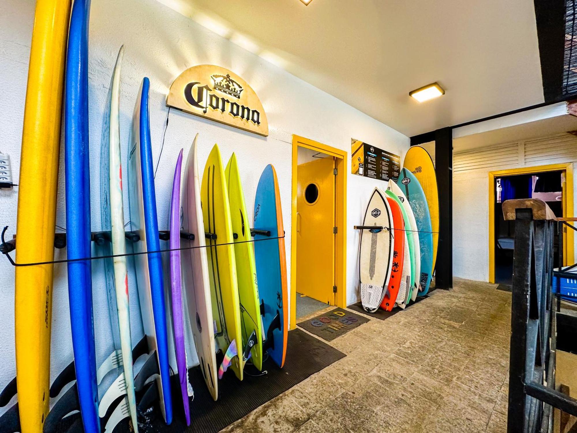 Laika Hostel Камбури Экстерьер фото